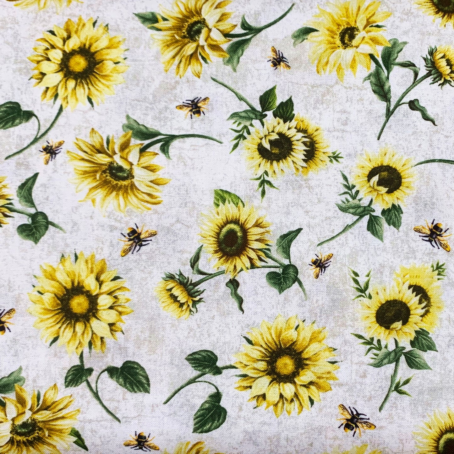 Fat Quarter Honey Bee Farm Tossed Bee and Sunflower